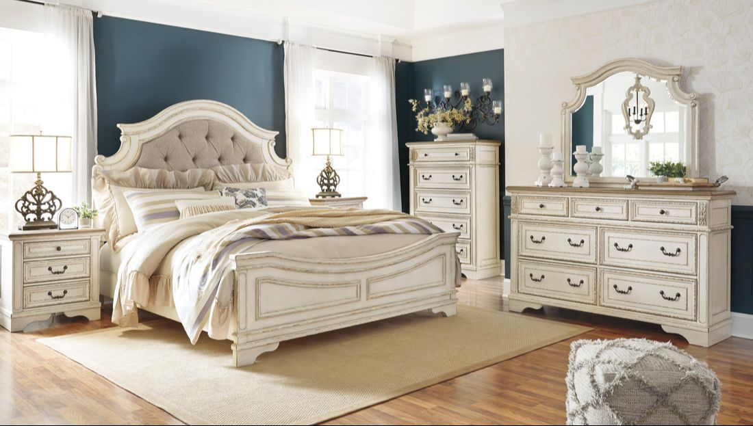 Signature Bedroom Set